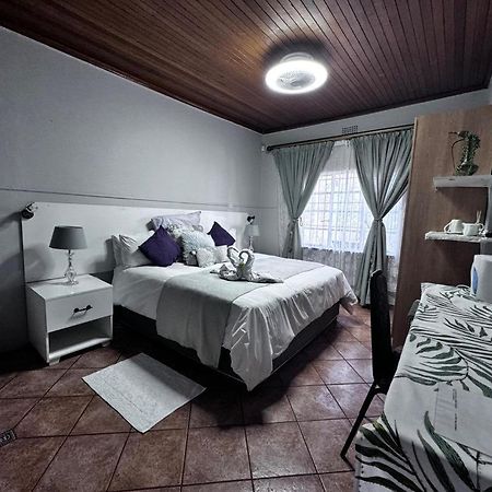 Elsjes Guesthouse Kempton Park Exterior photo