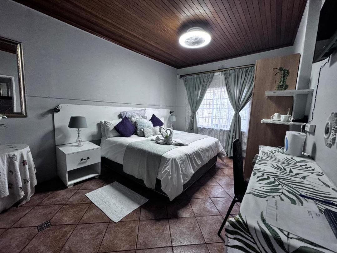 Elsjes Guesthouse Kempton Park Exterior photo